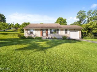 908 Glenoaks Dr, Knoxville, TN 37918