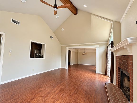 4th image of 2506 Elaine St