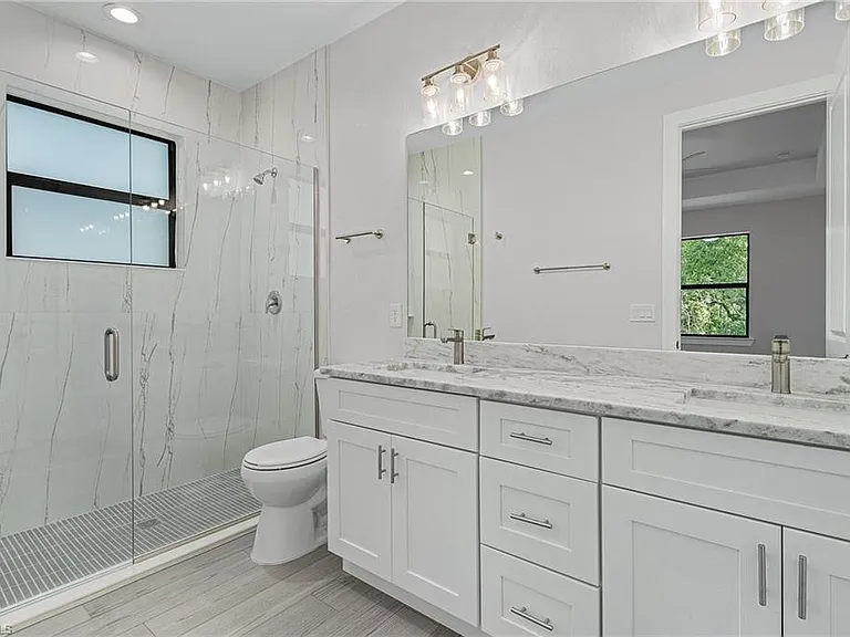 26221 Sandhill Blvd — Photo 15