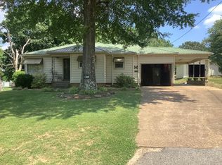 126 Elm St, Mc Kenzie, TN 38201