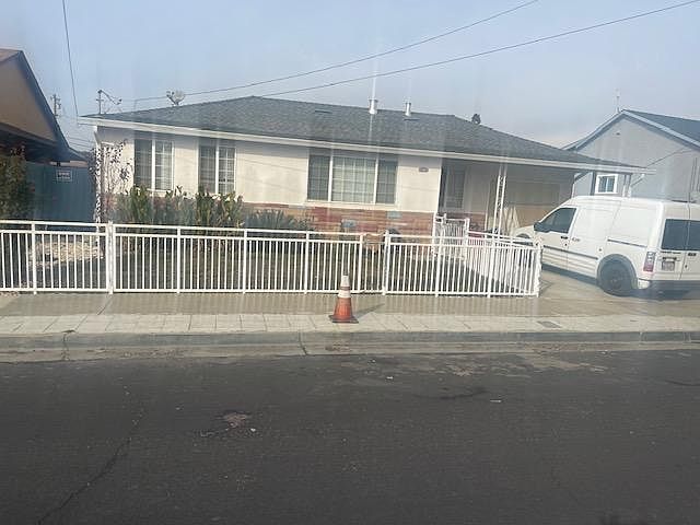 1st image of 356 Thorne Dr