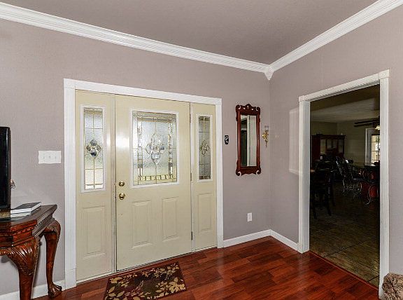 4th image of 292 S Live Oak Ave