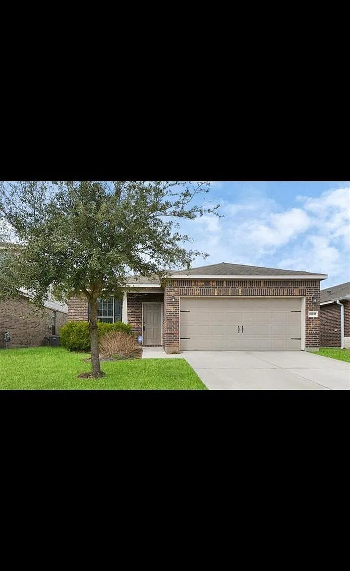 3 bed, 2.0 bath, $1,949 — Photo 2
