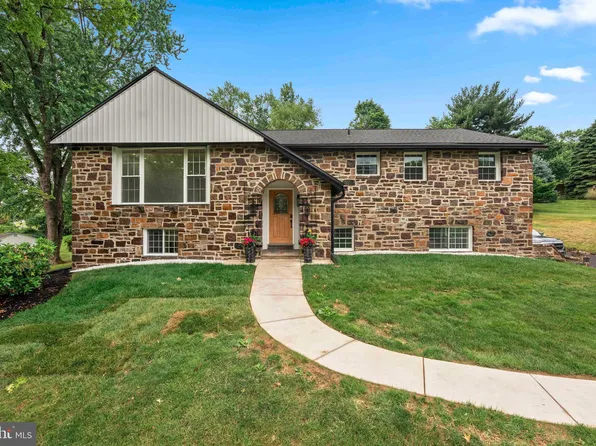 1212 Leedom Rd, Huntingdon Valley, PA 19006