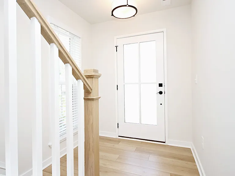 6019 Bicknell St — Photo 2