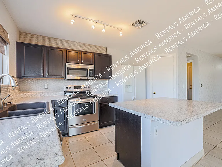 1324 S Mosley Ct — Photo 11