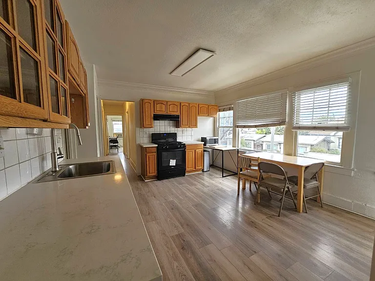 2310 Ellendale Pl #1388-1/2 — Photo 3
