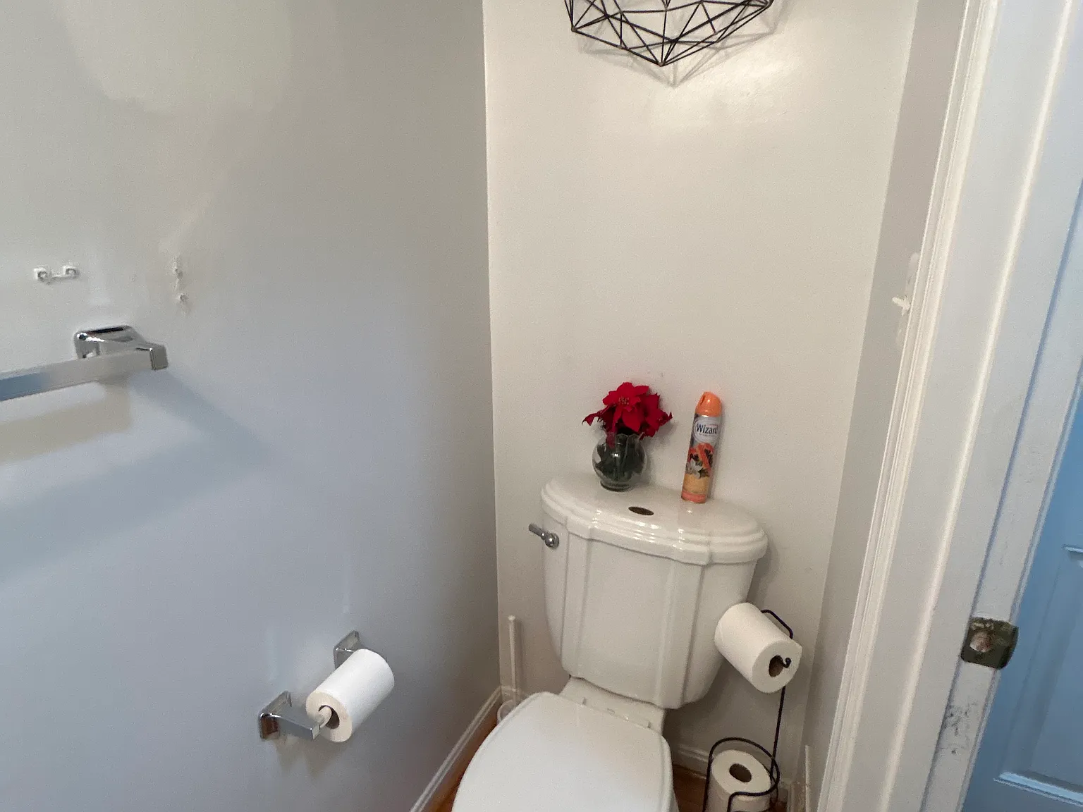 4 bed, 3.5 bath, 2000 sqft, $3,200 — Photo 4