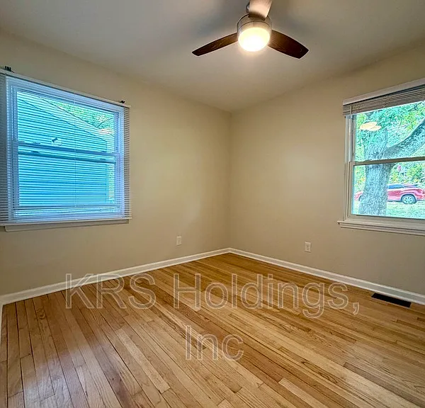 804 Raymond Rd — Photo 2