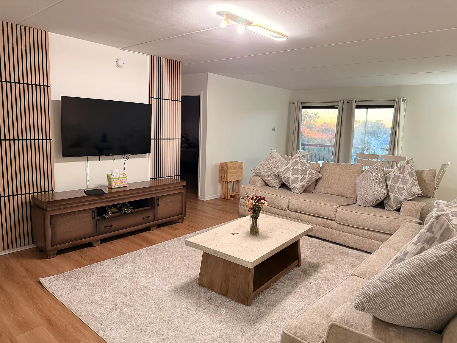 2 bed, 1100 sqft, $2,000 — Photo 3