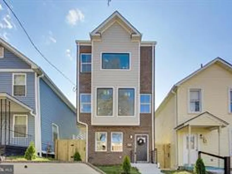 5333 Hayes St NE — Photo 8