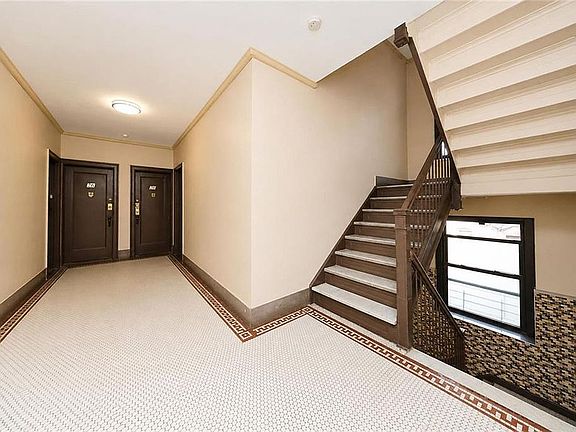 4th image of 3039 Ocean Pkwy APT B3
