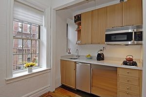 2nd image of 22 Grove St