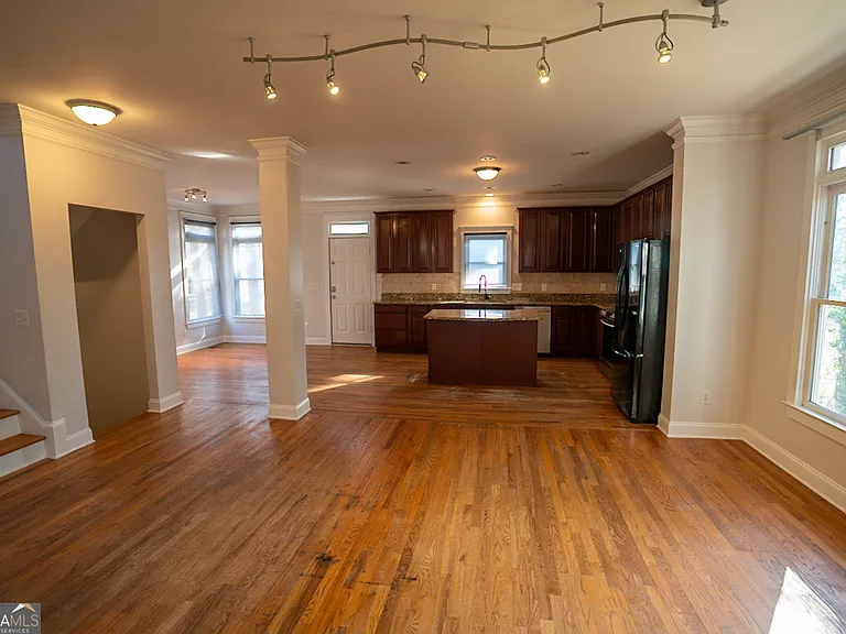901 Custer Ave SE — Photo 21