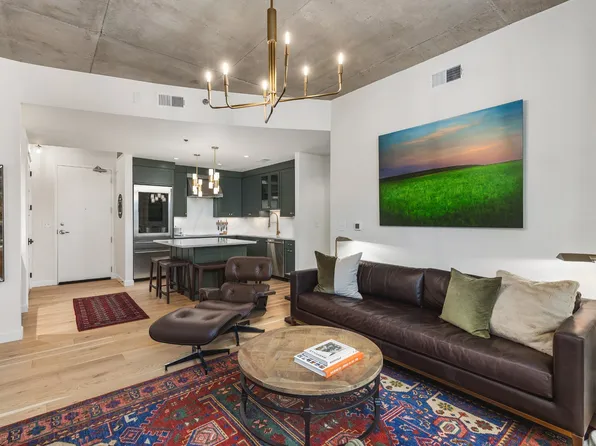600 12th Ave S APT 413, Nashville, TN 37203