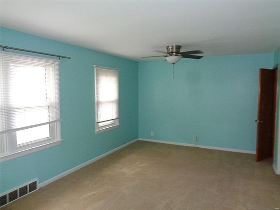 4th image of 11025 Pine Forest Dr
