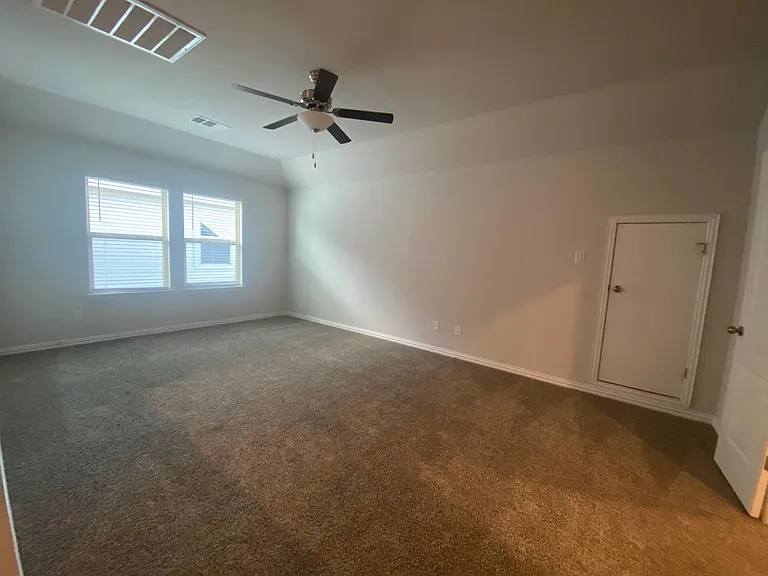 609 Silent Creek Cv — Photo 27