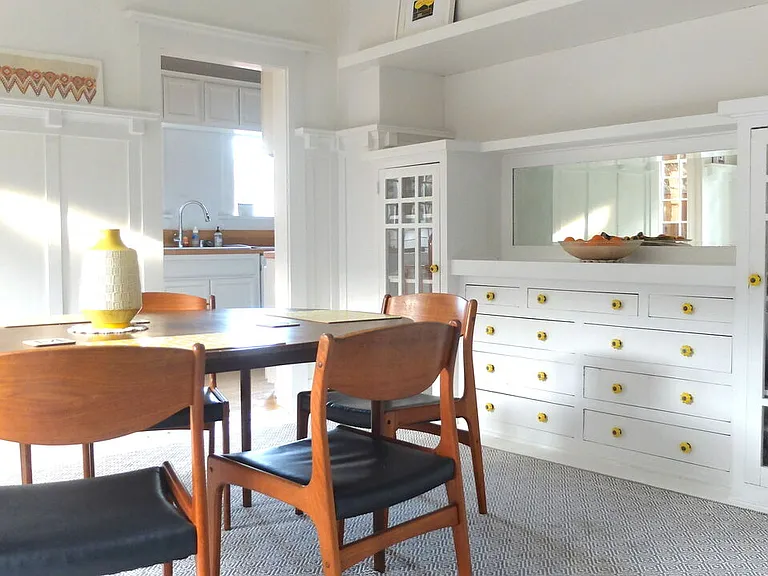 2417 Walgrove Ave — Photo 9