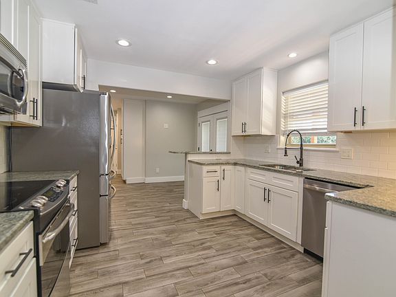 5th image of 218 Fliva Ave