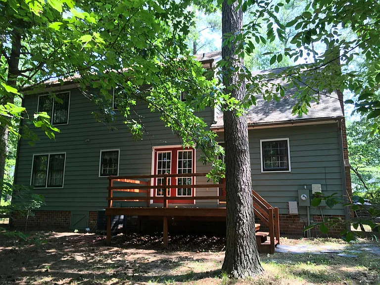 906 Pinewood Dr — Photo 4