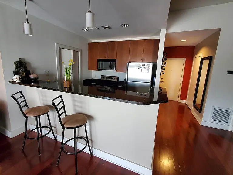 1010 Central Ave #121 — Photo 3