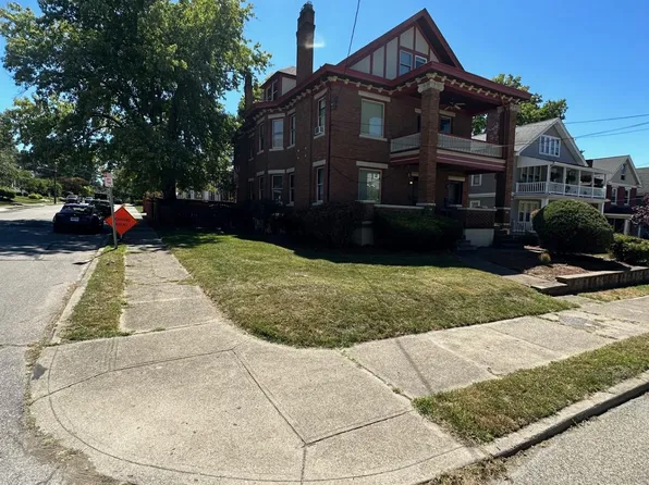 2857 Observatory Ave, Cincinnati, OH 45208