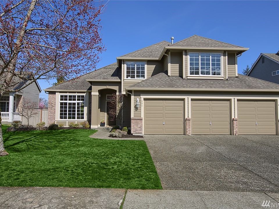 1st image of 390 SE 13th Pl