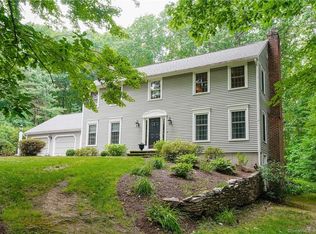 77 Beverly Dr, Avon, CT 06001