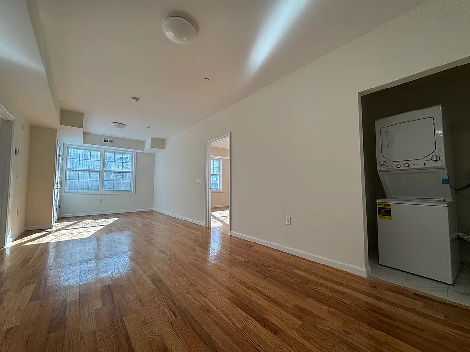 1269 Main St #308