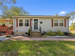 40 Shore Dr, North Kingstown, RI 02852