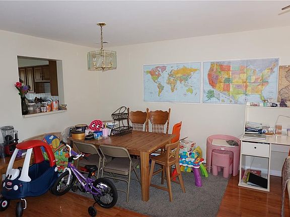 4th image of 132 Hampshire Dr