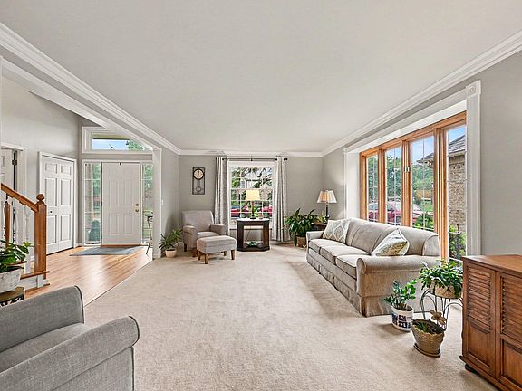 4th image of 45128 Glengarry Rd
