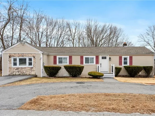 21 Maurice St, Cumberland, RI 02864