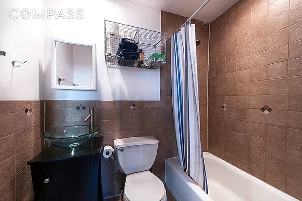 Rented by Compass | media 35