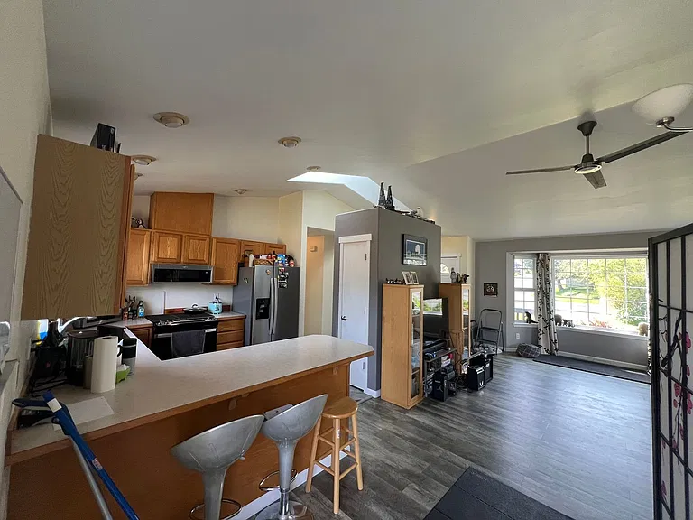 1360 Roma Rd — Photo 12