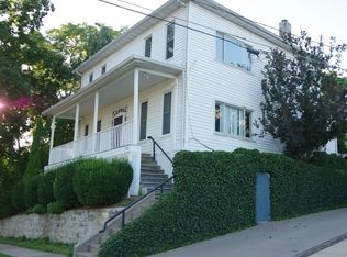 212 Spring St #214, Burlington, IA 52601