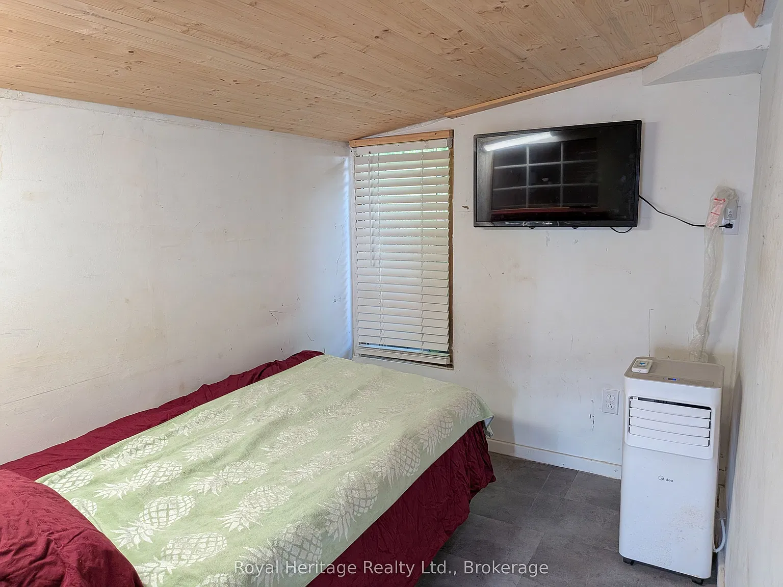 Studio, $1,200 — Photo 4