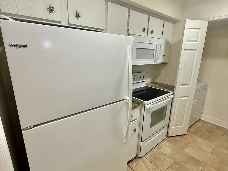 227 Walmar Grv — Photo 5