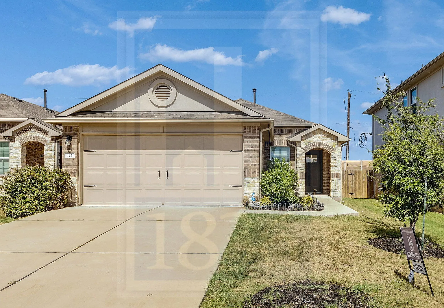 3 bed, 2.0 bath, 1405 sqft, $1,900 — Photo 1