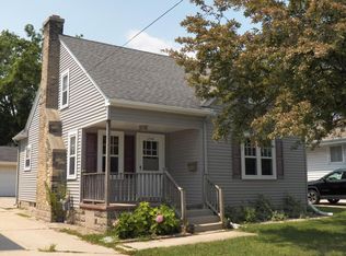 1244 N 8th St, Manitowoc, WI 54220