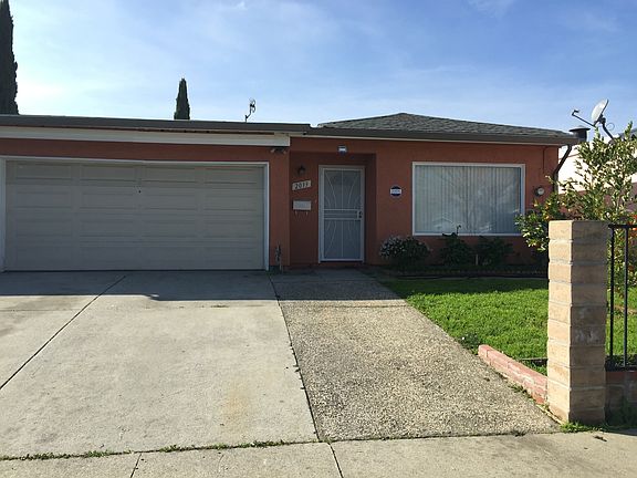 2nd image of 2033 Kilchoan Way