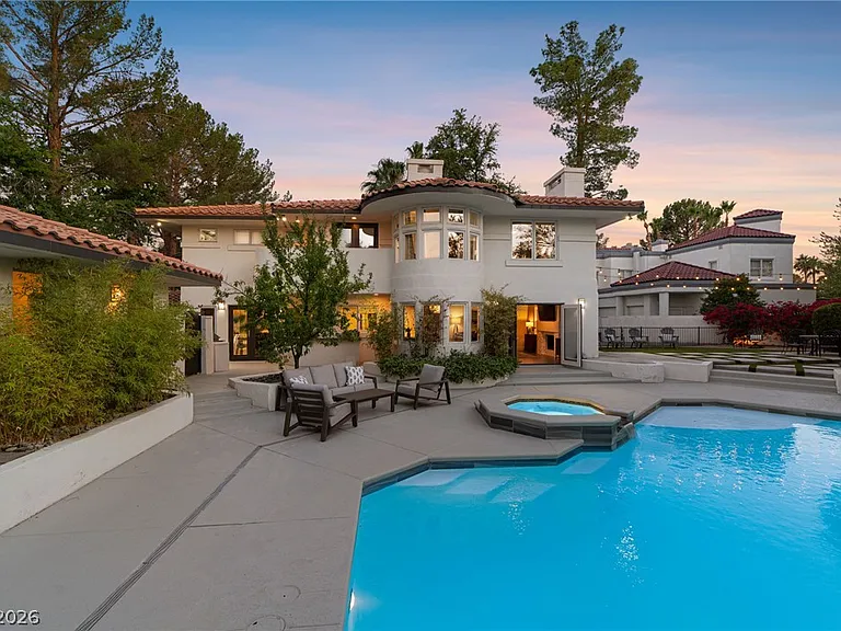 2233 Versailles Ct — Photo 16