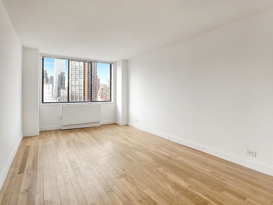 1st image of 200 E 33rd St Ph H