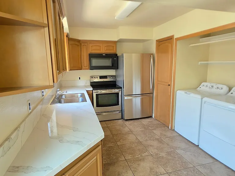 9827 Continental Dr — Photo 14