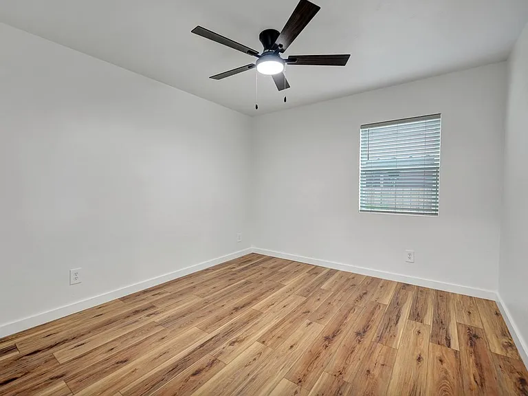 3712 Amelia Dr — Photo 10