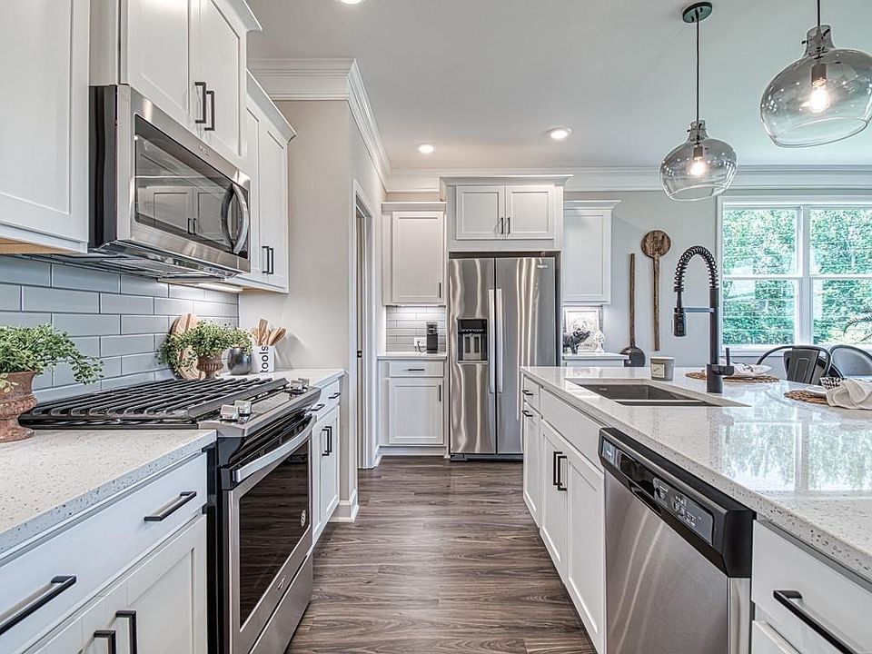 1st image of 390 Niles Ct #12