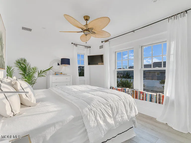985 Ocean Ave — Photo 135