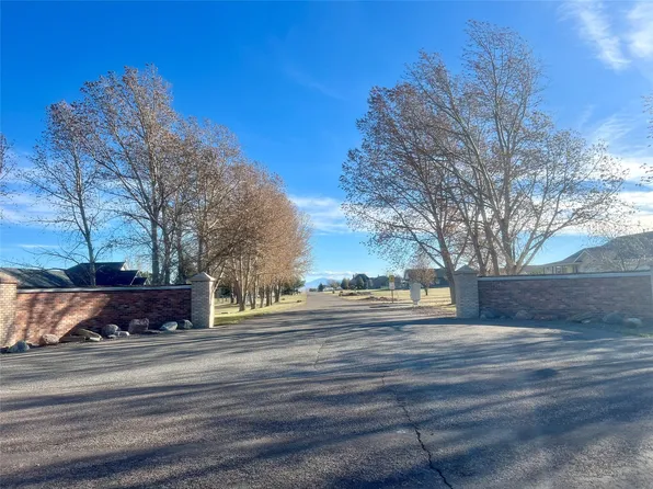 2204 Larkspur Ln, Great Falls, MT 59404