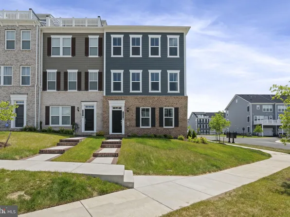 17279 Turnstone Dr, Dumfries, VA 22026