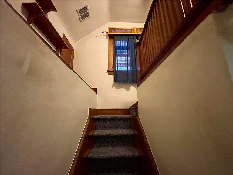 112 N Roosevelt Ave — Photo 18